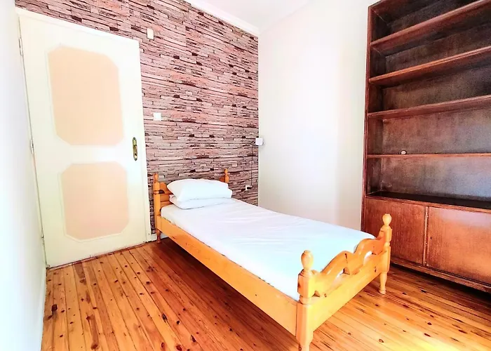 3br Spacious Center *